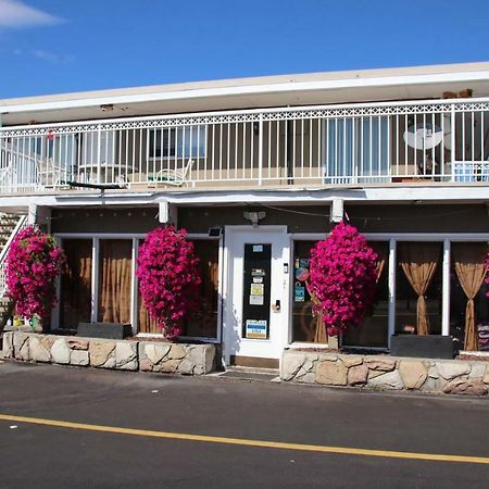 פנטיקטון Plaza Motel מראה חיצוני תמונה