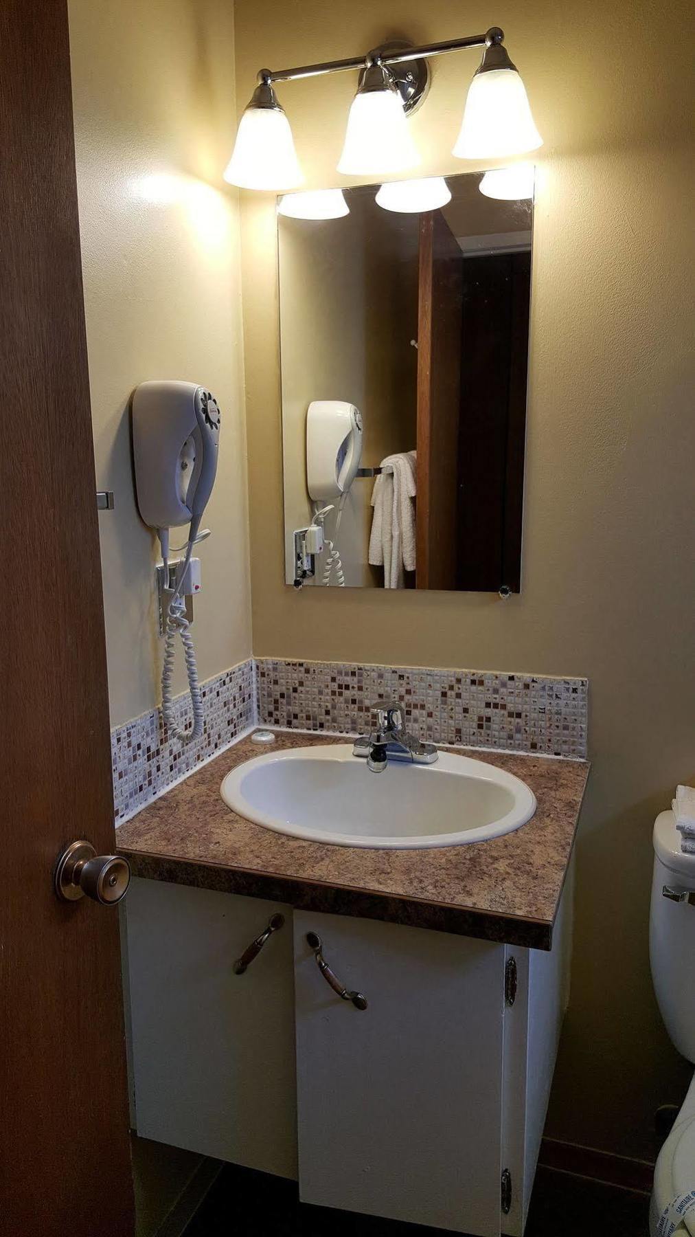 פנטיקטון Plaza Motel מראה חיצוני תמונה